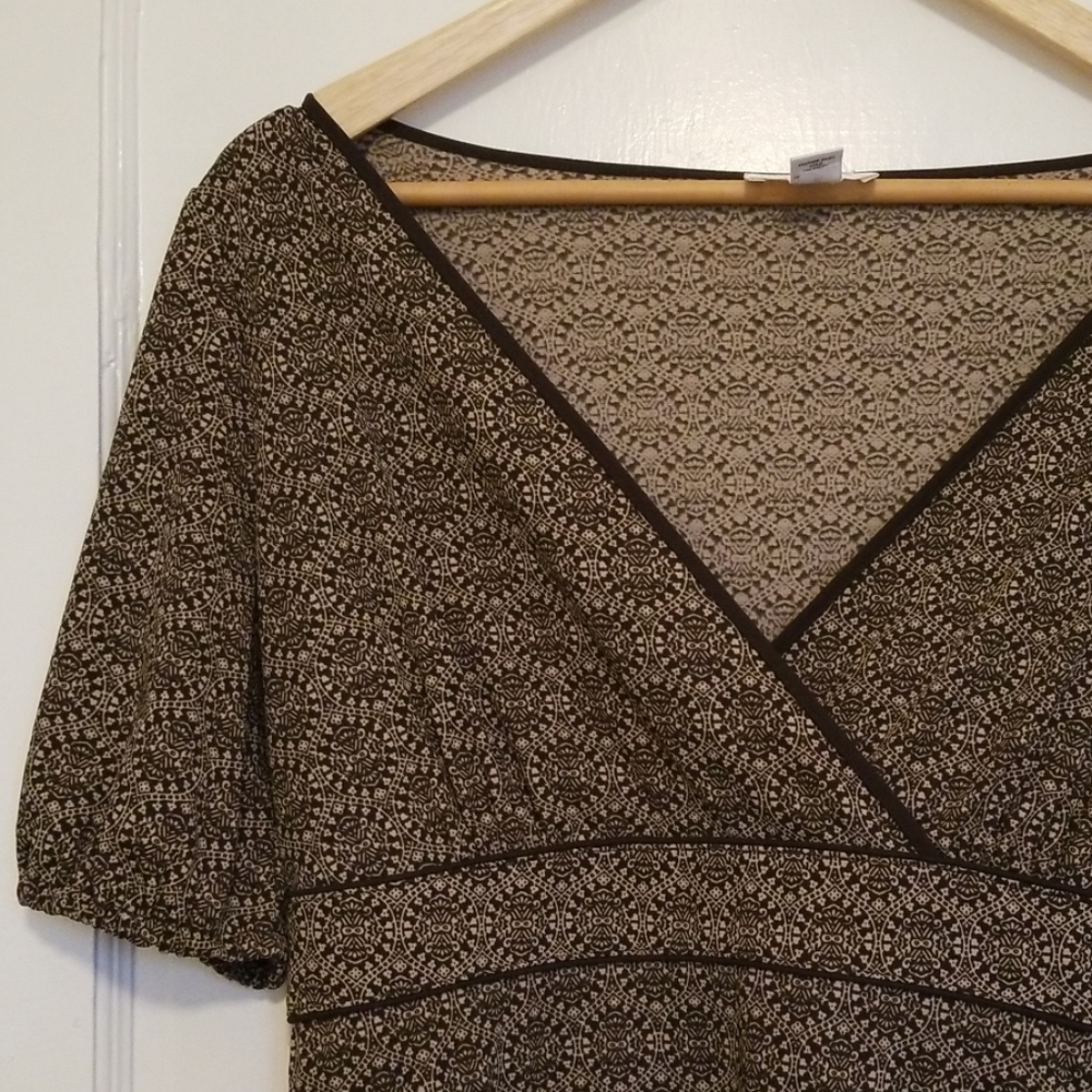 V-neck midi dress